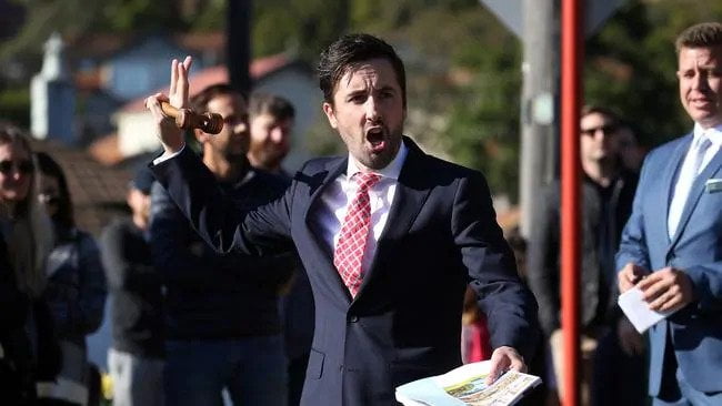 Auctioneer Andrew Robinson