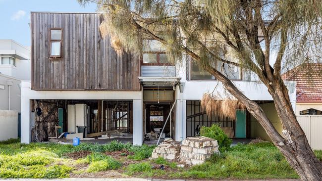 Tennyson property
