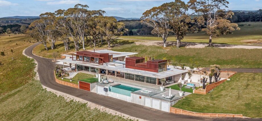 Blue Mountains property