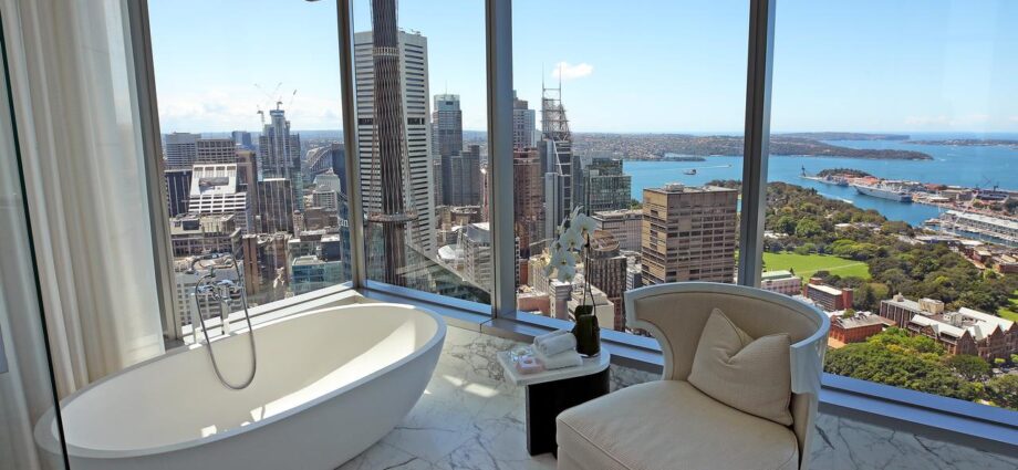 What were the biggest property sales in Australia in 2021?
