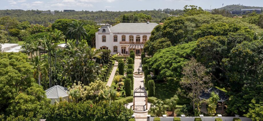 Robertson mansion