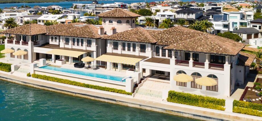 Sovereign Islands mega mansion