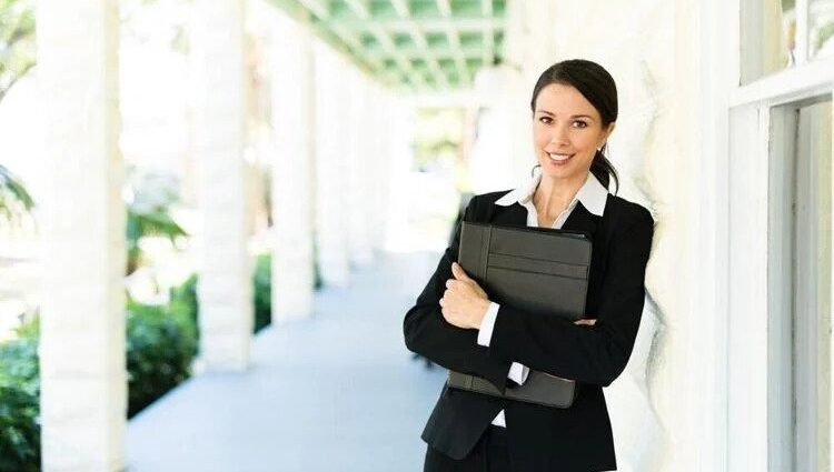 female real estate agent