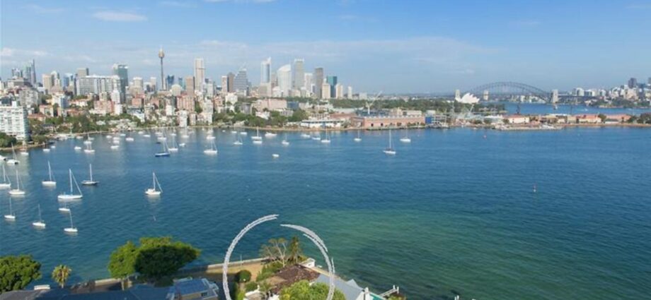 82 New Beach Rd, Darling Point