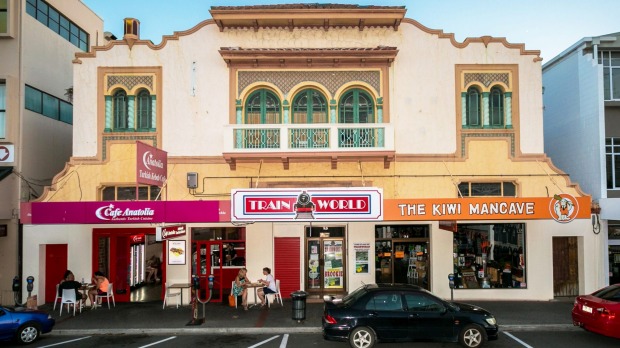 the-century-old-historic-building-which-once-housed-one-of-new-zealands-most-famous-entertainment-venues-top-hat-is-for-sale