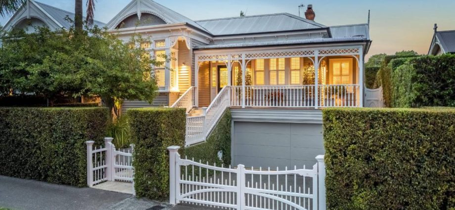 Ponsonby villa