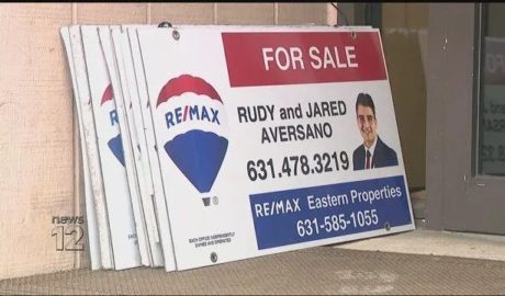 RE/MAX real estate agent