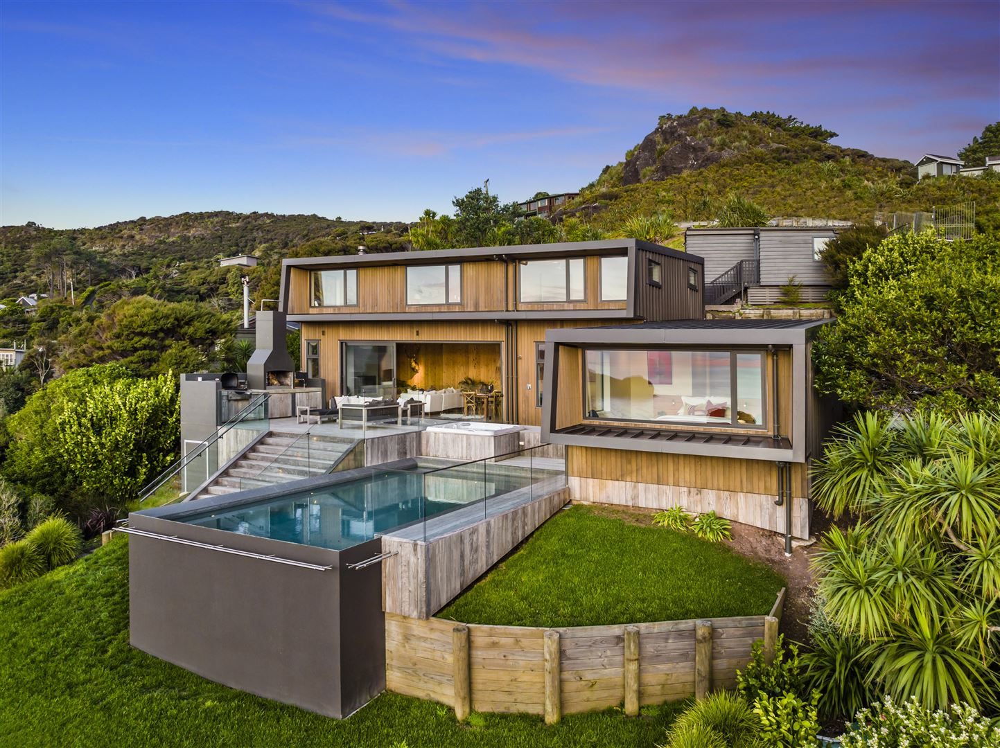 for-sale-grand-designs-piha-home-watch-property-news-nz