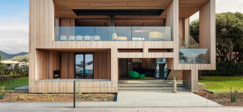 Waihi Beach house